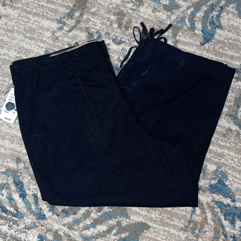 Intro. Weekender Capri (NWT)